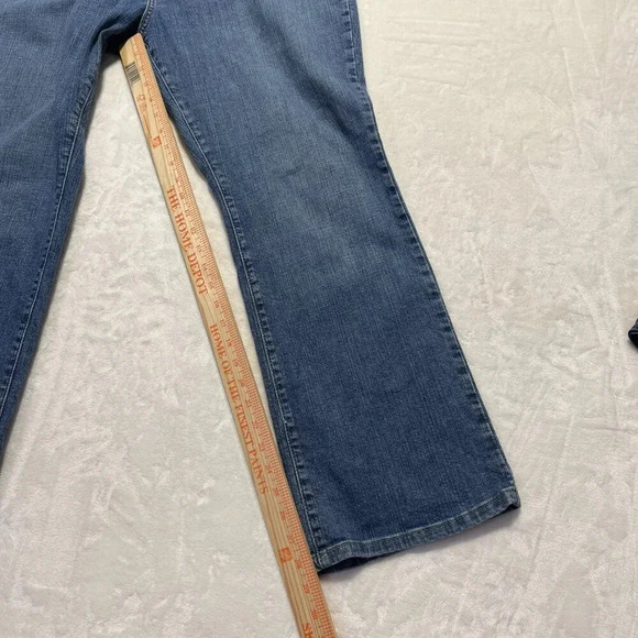 LEVIS Relaxed Boot Cut 550 Jeans Womens 16 Short - Picture 14 of 16